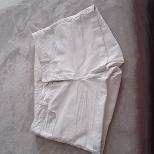 White shorts! Size 8